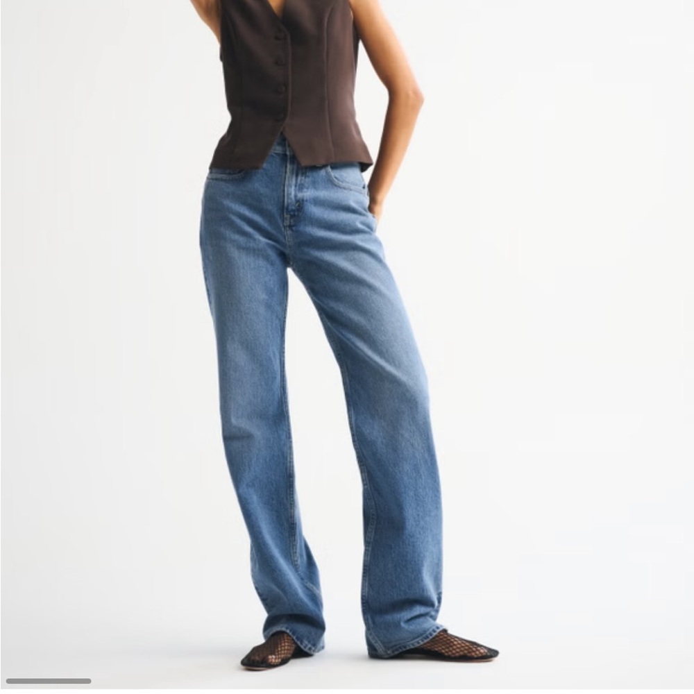 Abercrombie & Fitch High Rise 90s Relaxed Jean